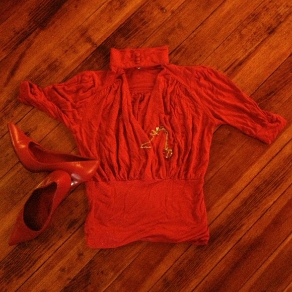 AMAZING red button neck blouse - Picture 1 of 2