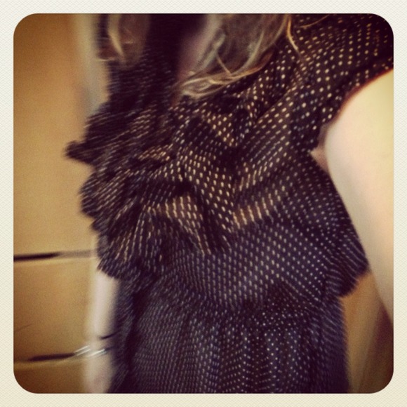 SOLD IN bundle Rosettes polka blouse - Picture 3 of 4