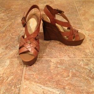 Brown Gianni Bini wedges