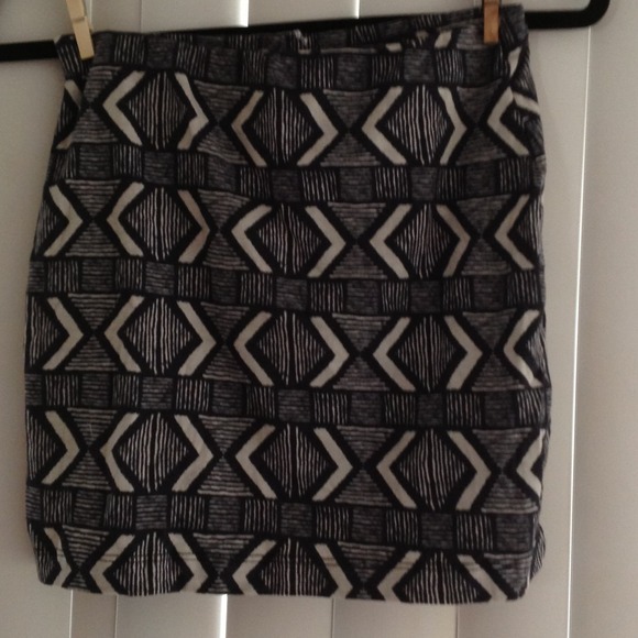 *hold*Tribal print mini skirt