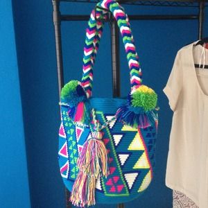 Double shoulder handle, multicolored mochila.