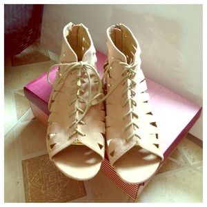 Gladiator Cut out Suede Sandals 🎀