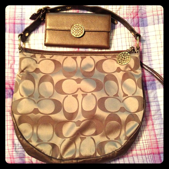 Authentic Coach purse - Picture 1 of 1