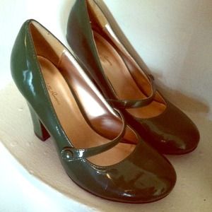 Green Mary Jane heels