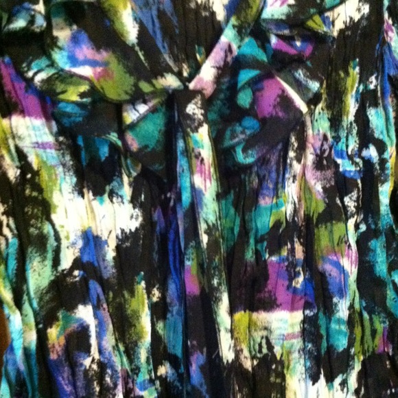 Pretty blouse - Picture 3 of 3