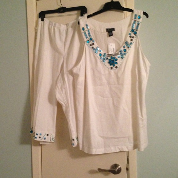 💥SOLD💥White Capri linen outfit