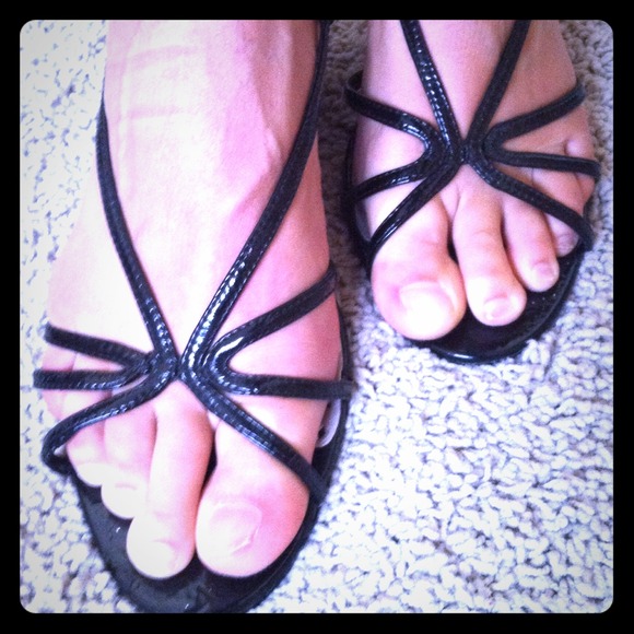 💢SOLD💢Little Black Heels