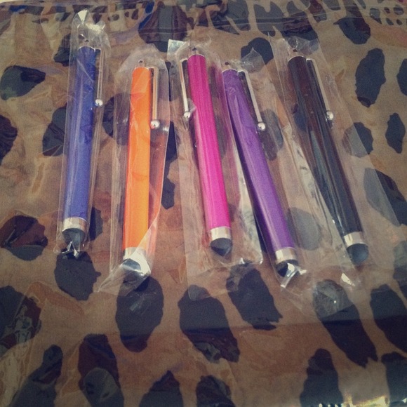 5 stylist pens bundle :)