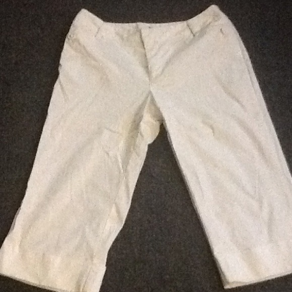 White Capri pants