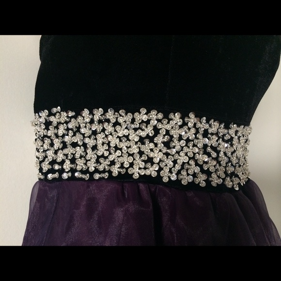 Gorgeous purple wedding night gown/shiny dress.new - Picture 3 of 4