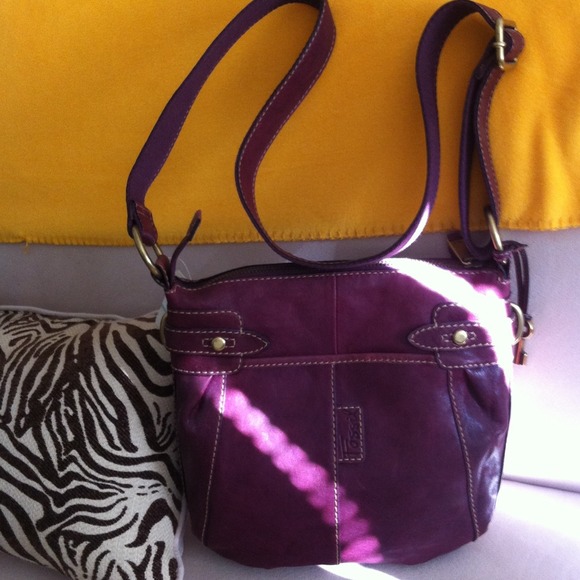 RESERVED. Fossil handbag.