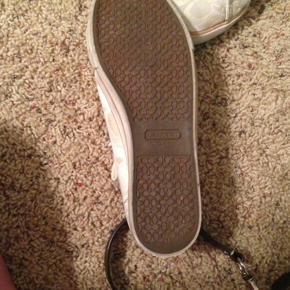 Coach white and tan tennis shoes - Picture 2 of 3