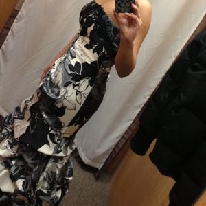 DONATED ☺️gorgeous formal dress 🌺