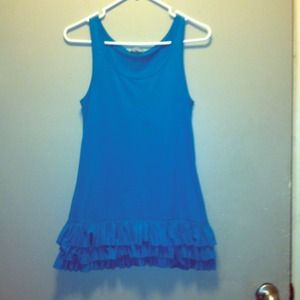 Cute turquoise tank top.