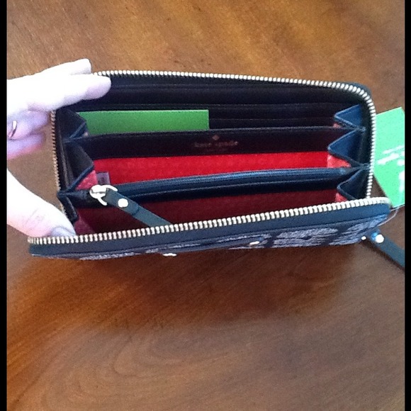 New Authentic Kate Spade Wallet - Picture 2 of 2