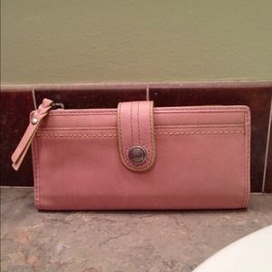 Light pink fossil wallet