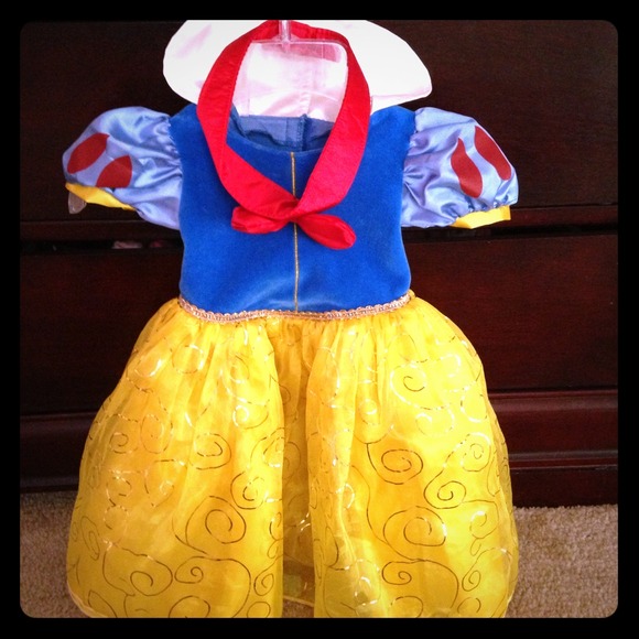 Disney princess Snow White Halloween costume
