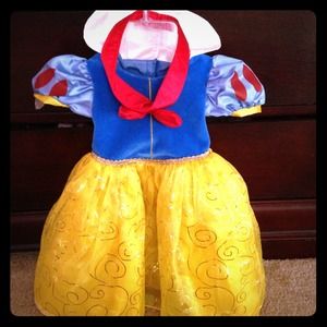 Disney princess Snow White Halloween costume