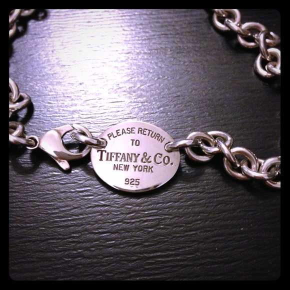⭐SOLD⭐Authentic Tiffany and Co necklace