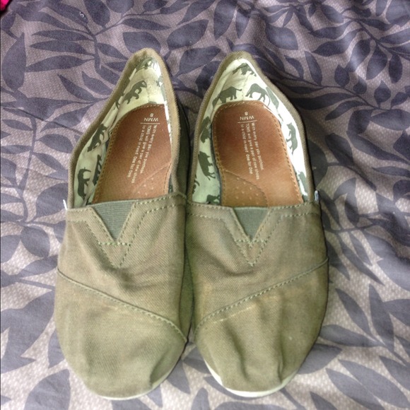 ⚡ONE DAY ONLY- low price⚡Green classic toms