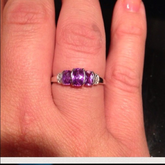 40 FIRM!! Wht gld, amethyst, diamond accents