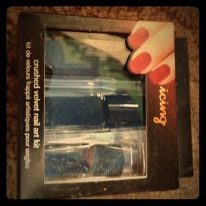 Velvet nail kit!! 💅