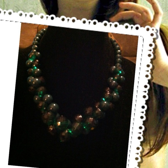 TRADED.     Green Chunky Beaded Necklace 💚💚
