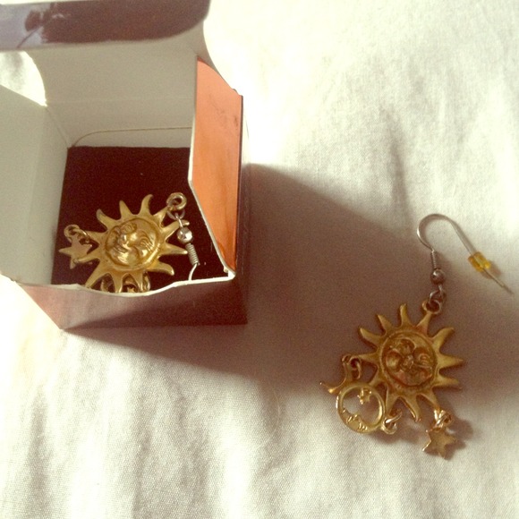 Sun dangled earrings