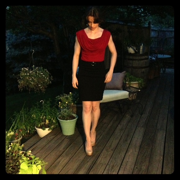 Express XS NWT crimson drapey cowl neck top