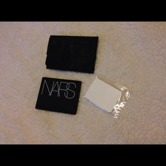 🔴SOLD🔴 NARS Setting Powder - Picture 2 of 3