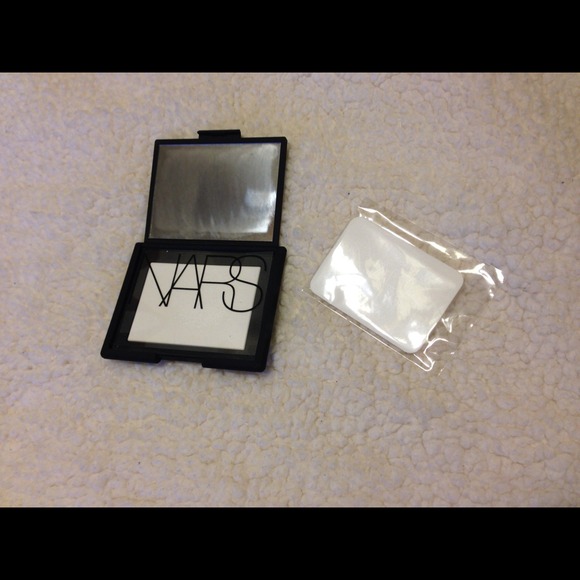 🔴SOLD🔴 NARS Setting Powder - Picture 3 of 3