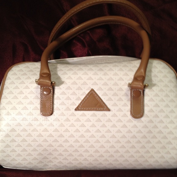 Liz Claiborne Handbags - 👜Liz Claiborne Purse👜