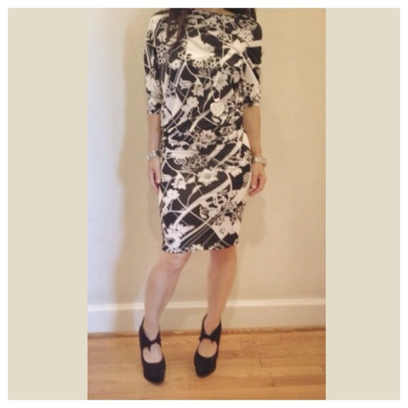 Stunning low back dress sexy classy and chic - Picture 2 of 3