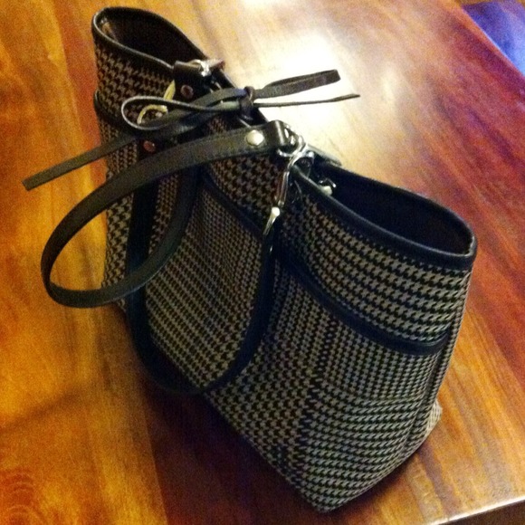 *SOLD* in bundle - Picture 2 of 4