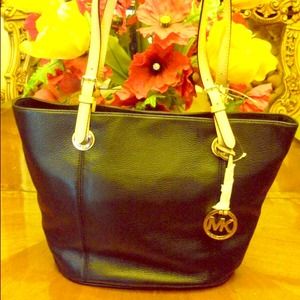 Michael kors leather bag