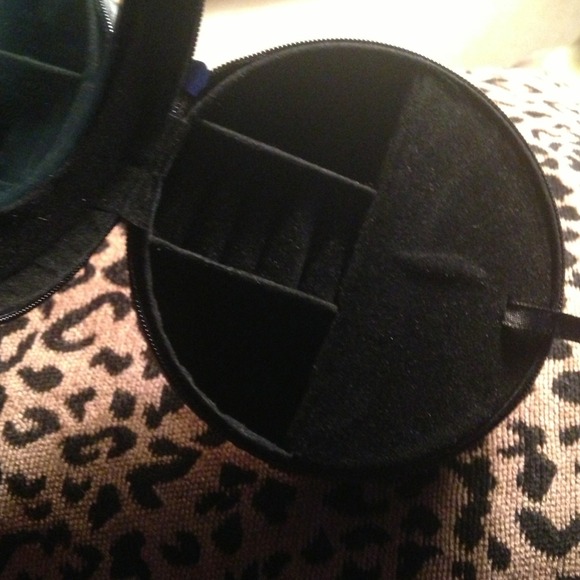 Mini Jewelry Box - Picture 2 of 2