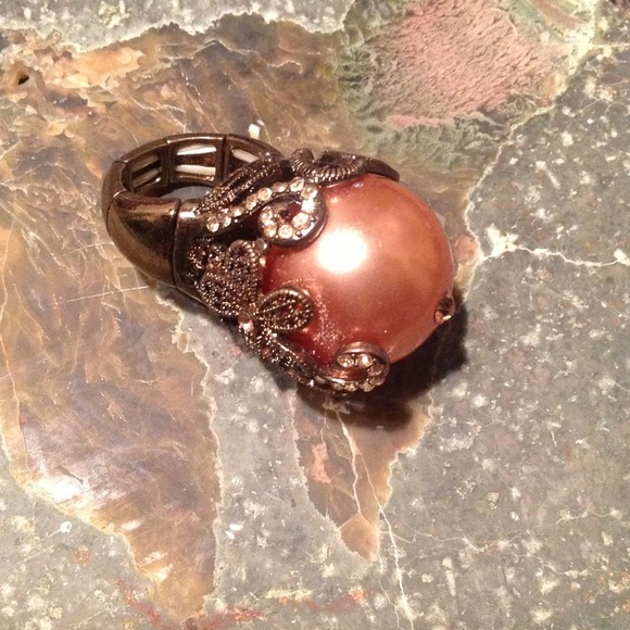Copper embellished Big Pearl Ring 💎adjustable 💎
