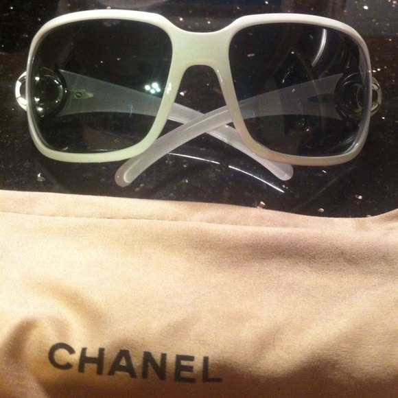 💯%CHANEL SUNGLASSES
