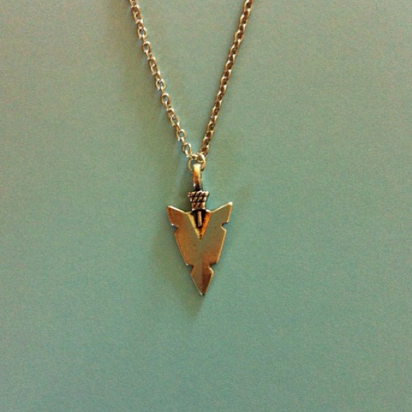 🎈SALE🎈Silver Arrow Necklace! 3 left!