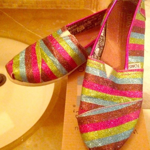 💰 Sold 💰Limited Edition glitter stripe Toms