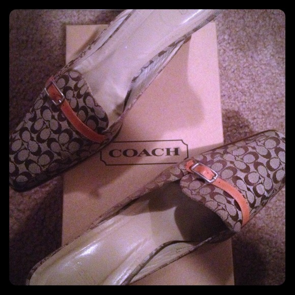 AUTHENTIC coach slip on low heels