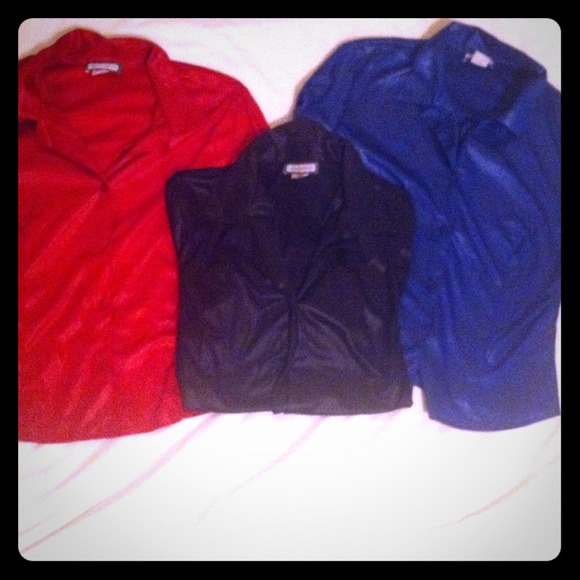 3 for 1 sale!! 3/4 sleeves, shimmery fabric!