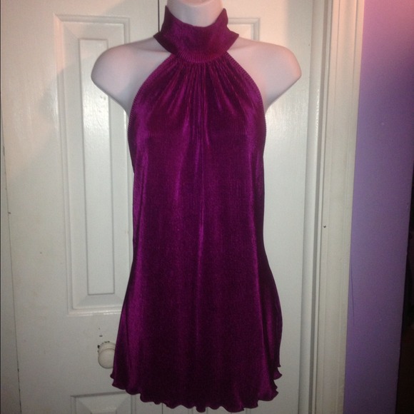 🚫Sold in Bundle🚫 Plum sleeveless top