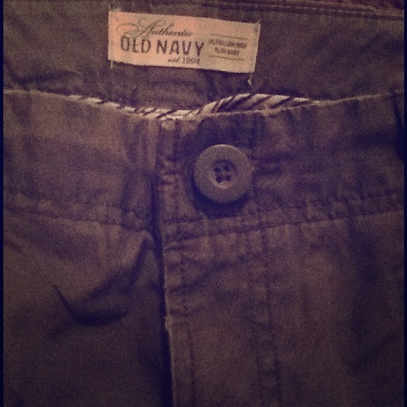 Old navy olive cargo pant w/ faux side belt look