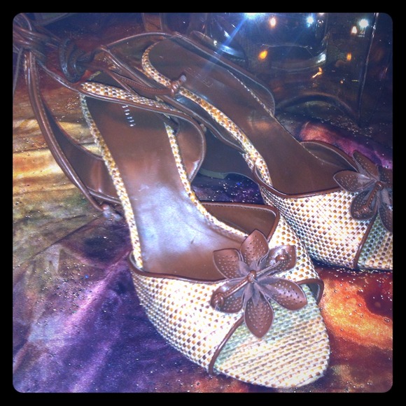 Leather and tweed  dainty ankle strap up wedge