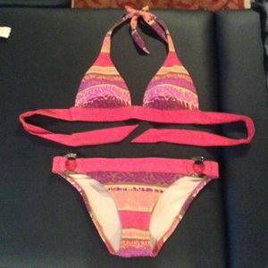 Victoria's secret has PUSH UP top