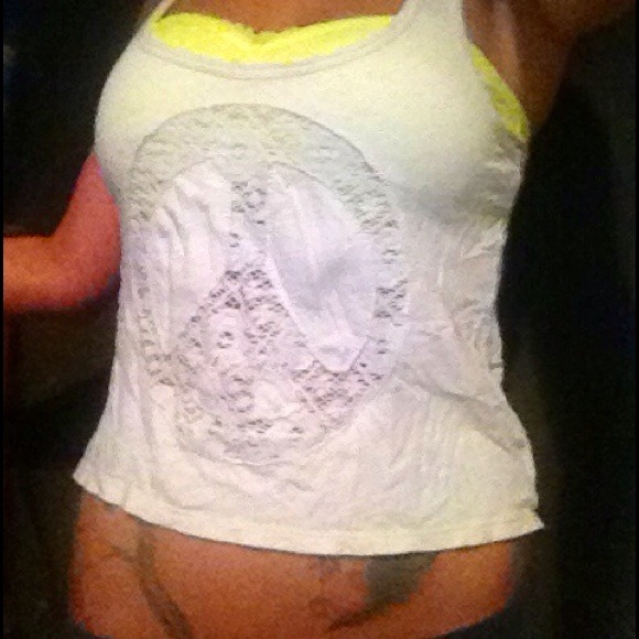 🚫TRADED🚫White AE Peace Tank