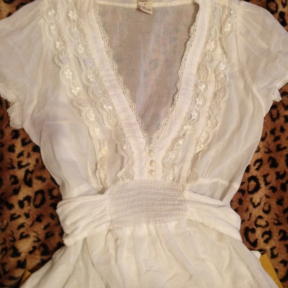 Pre loved off white lace top F21 size Sm - Picture 3 of 4