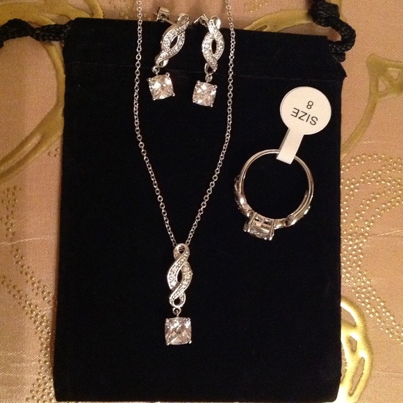 🎄3-Piece Set: Infinity Design Cubic Zirconia Set