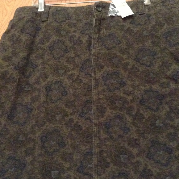 A beautiful straight corduroy skirt , never worn